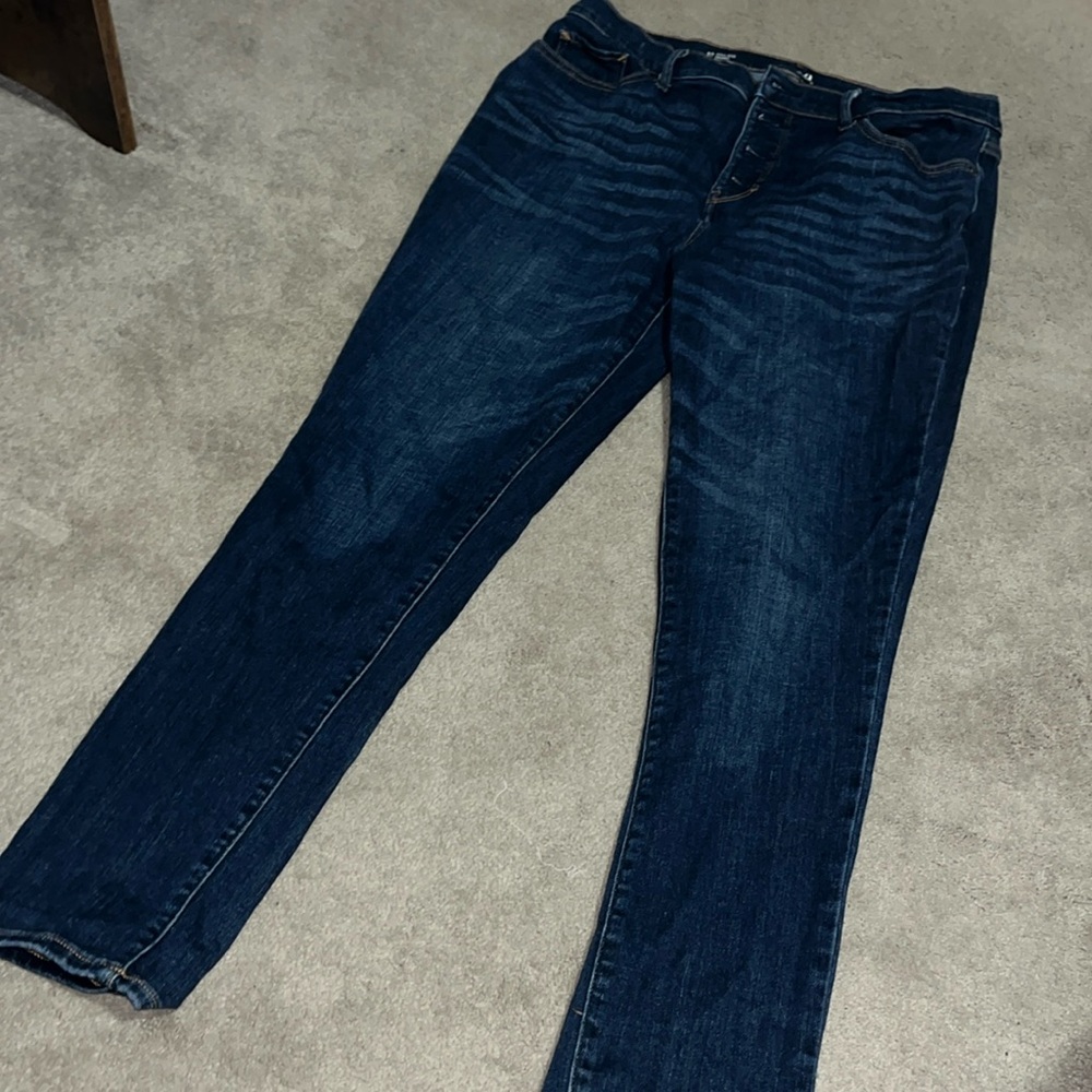 Dark wash skinny jeans